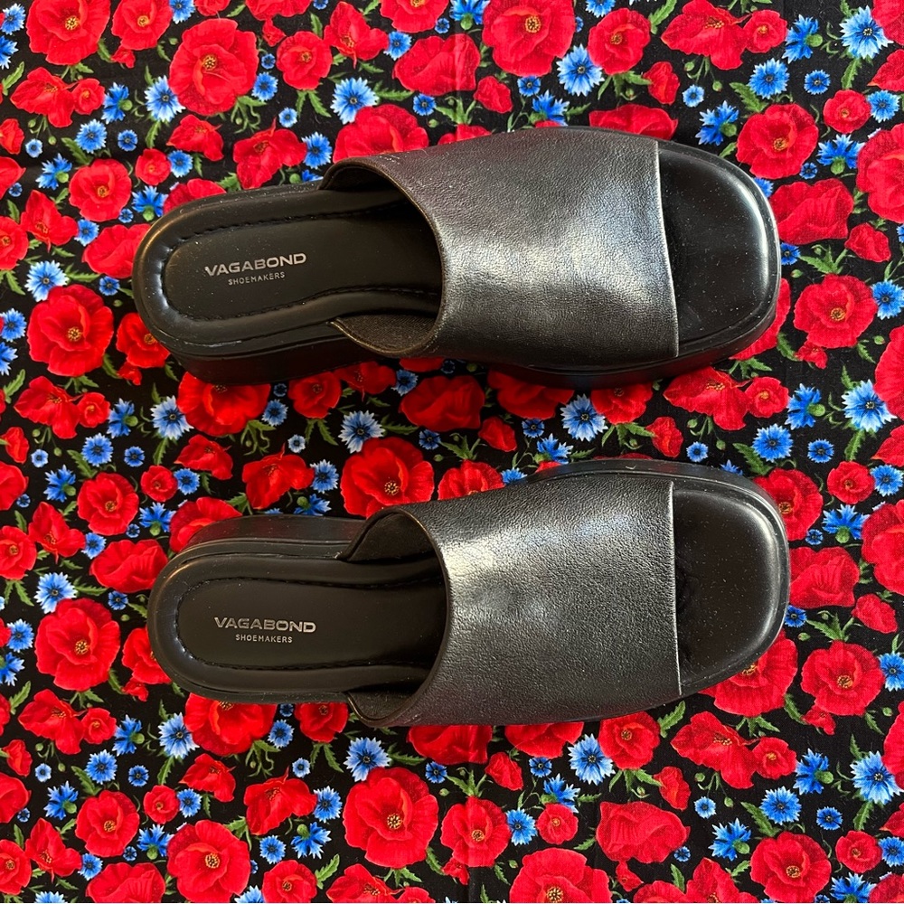 Vagabond Shoemakers COURTNEY platform slides/sandals